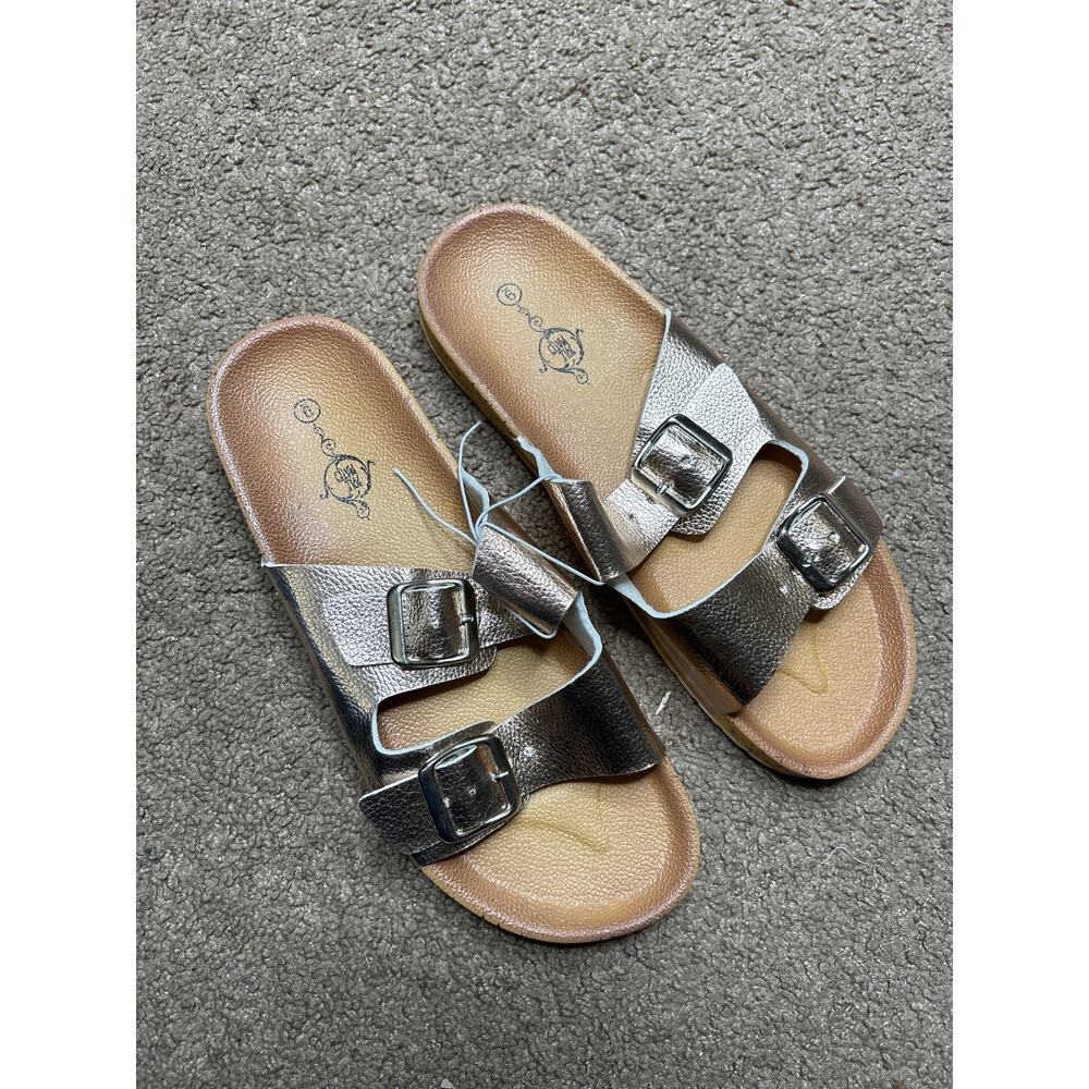 New Women’s size 9 sole mates metallic shiny rose gold slip on sandals